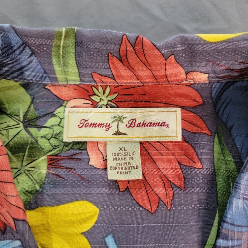 Tommy Bahama Hawaiian Camp Shirt Men's XL Tropical Floral Vibrant Colorful SS - Picture 6 of 6